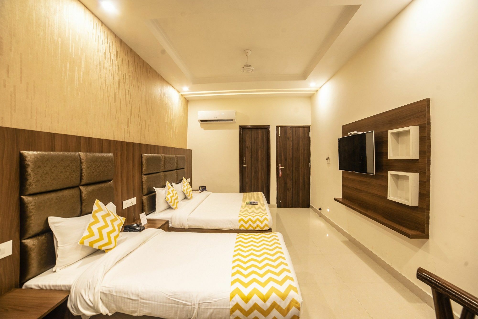 אמריצר Fabhotel Royal Villa Hussainpura Chowk מראה חיצוני תמונה